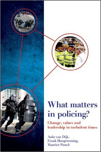 What matters in policing? : change, values and leadership in turbulent times 책표지